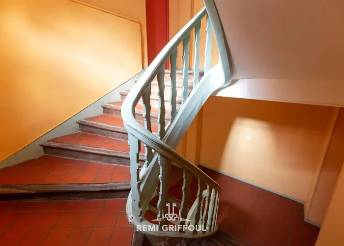 Le Phare Bleu Center & 2 To 4 Guests דירה *